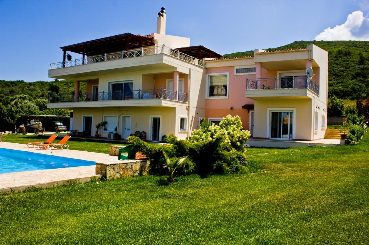 Brina'S Luxury Apartments Agioi Apostoloi  外观 照片